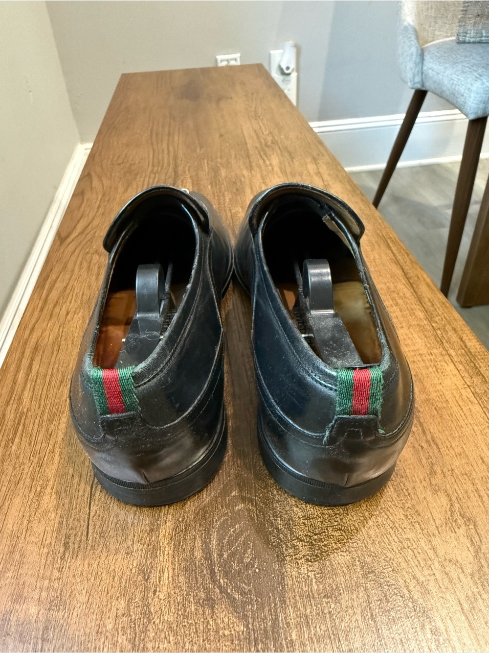 Gucci Black Leather Horsebit Loafers with Green-Red Heel Tab - Picture 4 of 6
